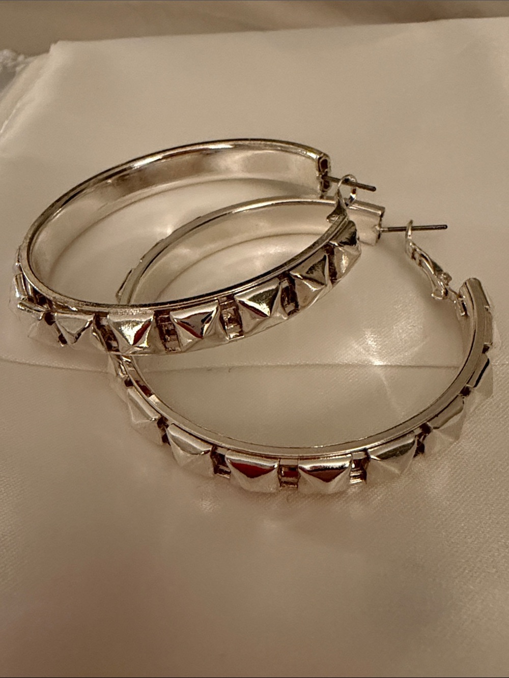 Studded hoop silver earrings